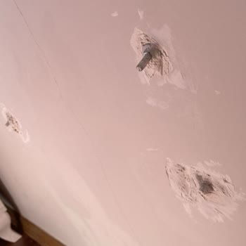 Montaj İşçiliği Kötü, Duvarıma Ağır Hasar Verildi