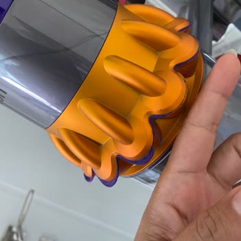 Dyson V15 Süpürge Haznesi Silikon Parçası Kırıldı Ve Dış Sünger Parçalandı