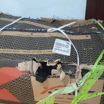 DHL ECommerce'den Gelen Kargonun Şiddetli Hasarı Ve Sorumluluk Talebi