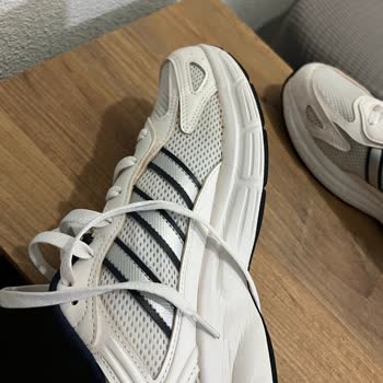 Adidas Eclyptix 2000 Ayakkabılarda 18 Gün İçinde Sararma Ve Cevapsız İade Talebi