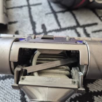 Dyson Multi Floor 2 Pneumatik Başlığının Erken Kırılması Ve Düşük Kalite