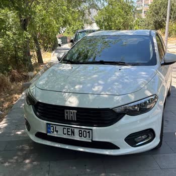 Kaldırıma Park Edilen Araçlar Yayaların Güvenli Geçişini Engelliyor