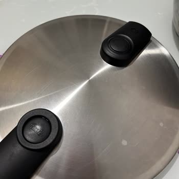 Kalıcı Lekeler Ve Servis İlgisizliği Nedeniyle Fissler Düdüklü Tencere İade Talebi