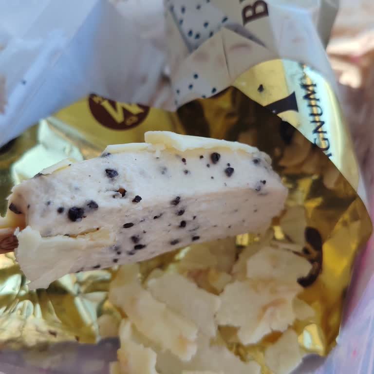 Magnum Mini Dondurmanın İç Dolgusu Boş Ve Çikolata Kaplaması Dağıldı