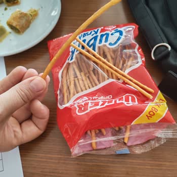 Ülker Çubuk Krakerlerde Şekilsiz Ve Yamuk Ürün Sorunu