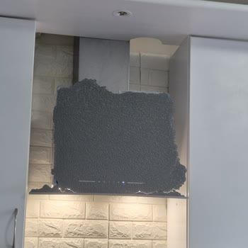 Beko Davlumbaz Ön Camı Kendi Kendine Patladı, Bebek Güvenliği Tehlikede