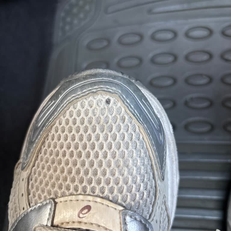 Kısa Sürede Yırtılan Asics Gel Ayakkabım: Değişim Talebi