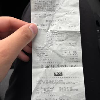 McDonald's Personelinin Kaba Tutumu Ve Bardak Değişikliği Reddi