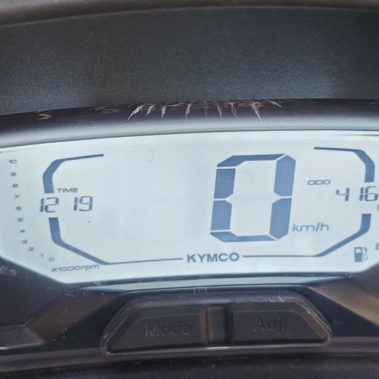 Kymco Skytown 125 Ekran Camı Kendi Kendine Çatladı Garanti Kapsamı Reddi