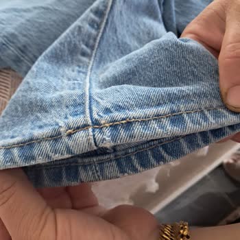Mavi Mağazasındaki Jean Pantolon Kısa Sürede Yırtıldı Ve Değişim Reddedildi