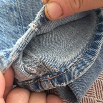 Mavi Mağazasındaki Jean Pantolon Kısa Sürede Yırtıldı Ve Değişim Reddedildi