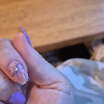 Natural Nail House Mecidiyeköy Şubesinde Kalıcı Oje Jelinde Kırılma Ve İşlem Sonrası İlgisizlik