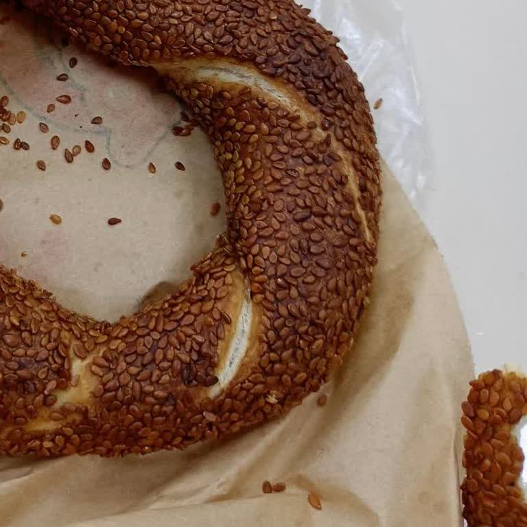 260 TL'lik Bayat Simit Ve İlgisiz Çalışan Tutumu