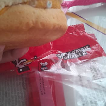 Küflü Tavuk Burgeri Hamile Kadını Tehlikeye Atıyor Ücret İadesi Talebi