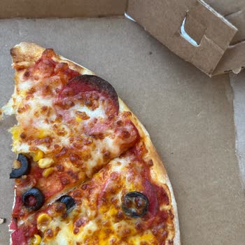 Domino's Pizza Şubesinden Bayat Patates Ve İnce Pizza Şikayeti