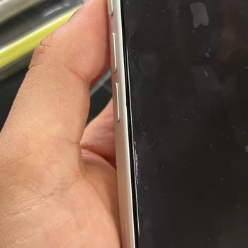 Apple Telefonunun Ekranındaki Beyaz Lekeler Garanti Dışı Olarak Değerlendirildi