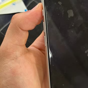 Apple Telefonunun Ekranındaki Beyaz Lekeler Garanti Dışı Olarak Değerlendirildi