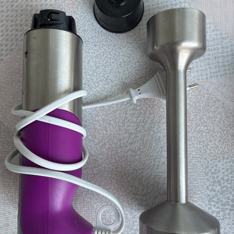 Awox Tulipso 230 V 800 W Blenderın Kırılan Bağlantı Plastikleri İçin Yedek Parça Bulunamıyor