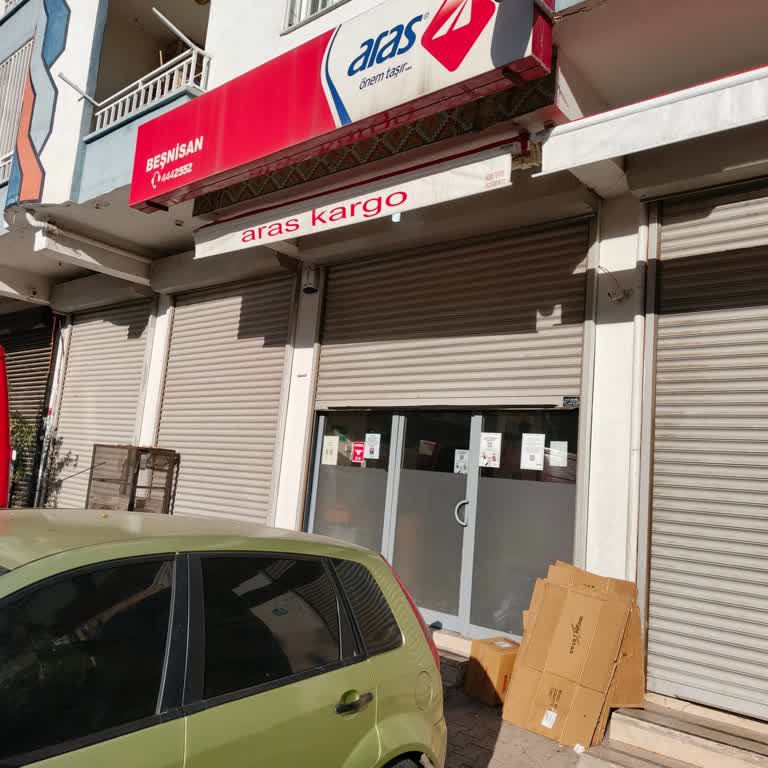 İlgisiz Ve Küçümseyici Şube Personelinin Çalışma Saatinde Kargo Alınmaması