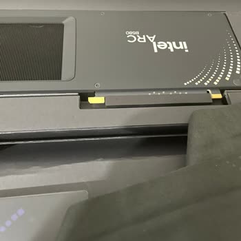 Dey Elektronik Açılmış Ve Hasarlı Ürün: Kutu Yırtığı, Eksik Jelatin Ve Çatlaklar