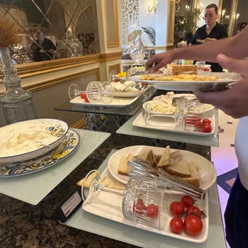The Plaza Bodrum Yanıltıcı Alkol İhbarı, Kalitesiz Yemek Ve Kibirli Yönetim