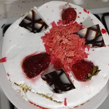 Yemeksepeti Bozuk Pasta Teslimatı Ve Destek Eksikliği, Tam İade Talebi