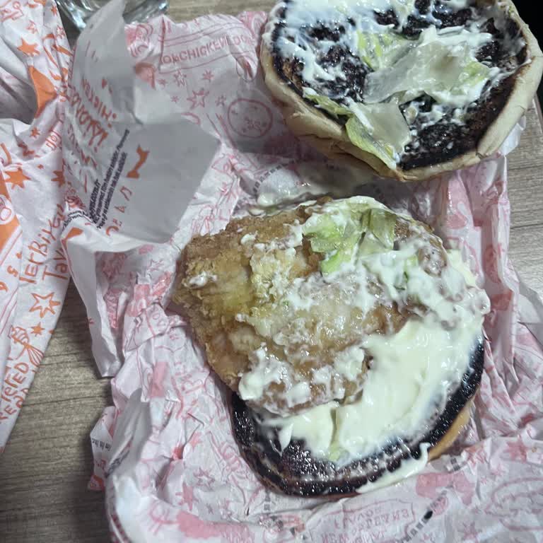 Popeyes Pursaklar Şubesinde Yanmış Sandviç Ve Eksik Malzemeler Nedeniyle İade Talebi