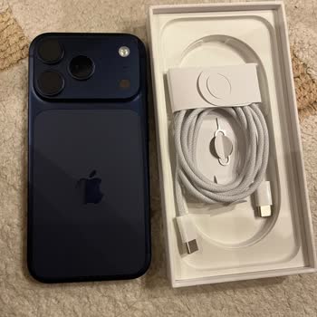 Kamerası Arızalı IPhone 17 Pro Ve Mağaza Personelinin Aşağılayıcı Davranışı