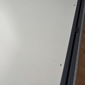 Teslim Edilen Yatak Seti Çatlak Ve Mağaza Ürünüyle Farklı, İade Talebi Reddedildi
