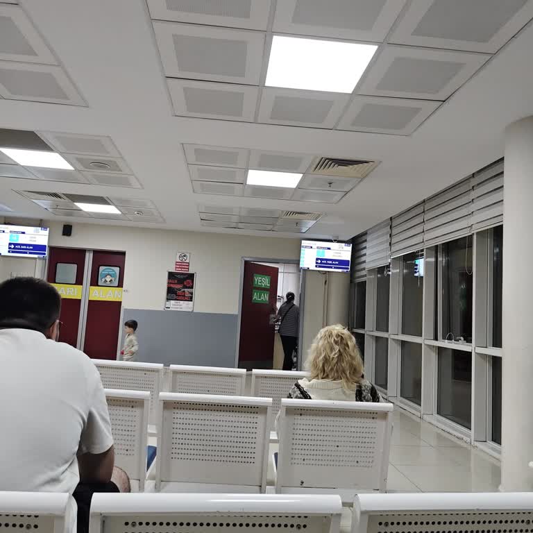 Doktorların Görevden Kaçması Ve Hastaların Uzun Süre Bekletilmesi