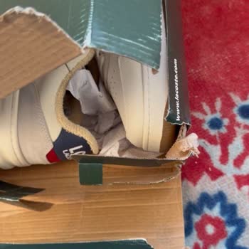 Kusurlu Lacoste Sneaker Ve Ani Fiyat Artışı Nedeniyle ParaPuan Talebi