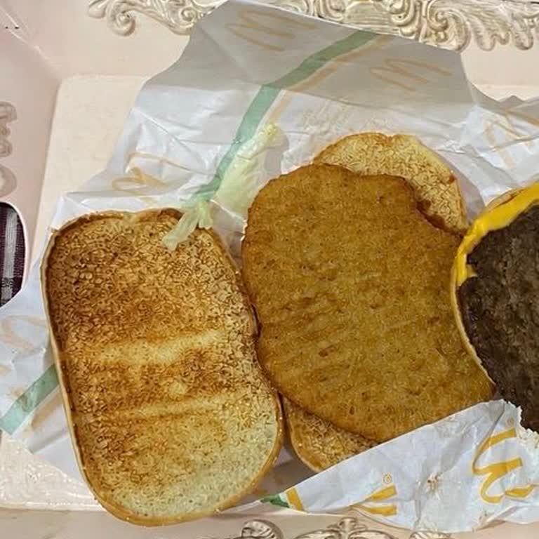 McDonald's Siparişimde Yanmış Ekmek Soğuk Yiyecekler Ve Gazı Kaçmış Kola İade Talebi