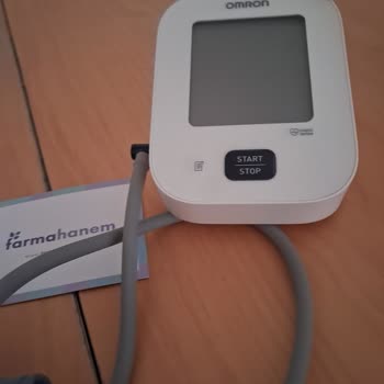 Eksik Ambalaj Ve Adaptör Girişi Olmayan Tansiyon Aleti