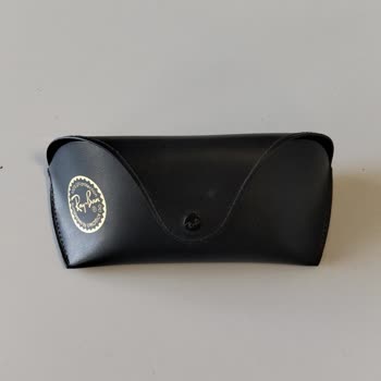 Ray-Ban Gözlüğünün Camlarındaki Çizikler Ve Orijinalite Şüphesi