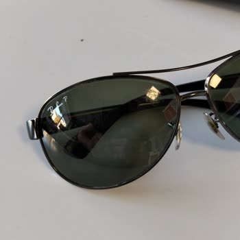 Ray-Ban Gözlüğünün Camlarındaki Çizikler Ve Orijinalite Şüphesi