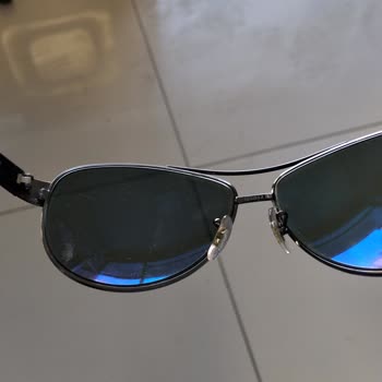 Ray-Ban Gözlüğünün Camlarındaki Çizikler Ve Orijinalite Şüphesi