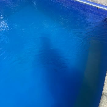 Publicidad engañosa en Agoda, piscina no coincide con las fotos, pido reembolso