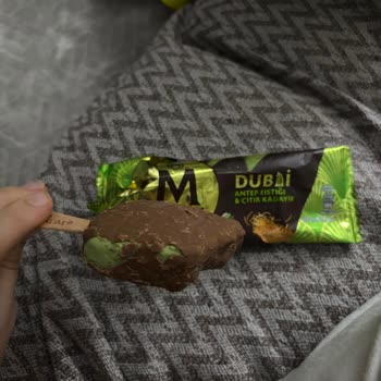 Magnum Dubai Antep Fıstığı Dondurmasının Şekil Bozukluğu Ve Eksik Parça