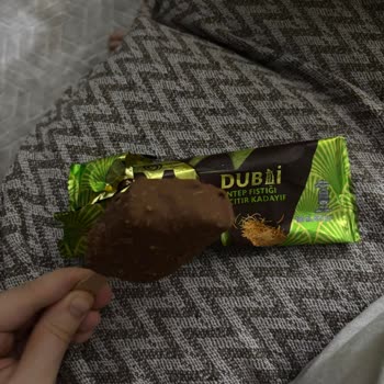 Magnum Dubai Antep Fıstığı Dondurmasının Şekil Bozukluğu Ve Eksik Parça