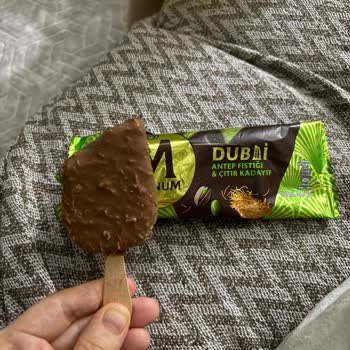 Magnum Dubai Antep Fıstığı Dondurmasının Şekil Bozukluğu Ve Eksik Parça