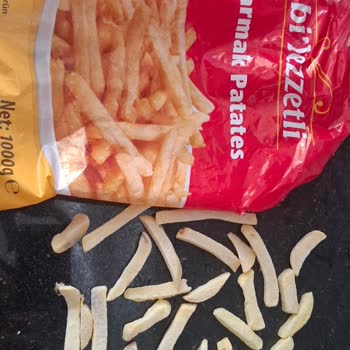Hakmar Mağazasından Çimlenmiş Patatesli Dondurulmuş Parmak Patates Paketi Sağlık Riski
