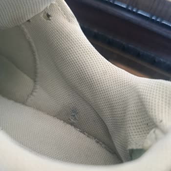 Reebok Clean Lift Ayakkabısının Çoraplık Kısmı Sökülüyor Ve Boya Atıyor, Değişim Talebi Reddi