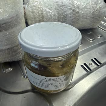 Açık Kapaklı Enginar Salatası Ve Cevapsız Müşteri Hizmeti