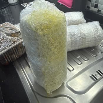 Açık Kapaklı Enginar Salatası Ve Cevapsız Müşteri Hizmeti
