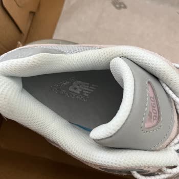 Sipariş Edilen New Balance Ayakkabının Sahte Olduğu Ve Kargo Durumunun Yanlış Gösterilmesi
