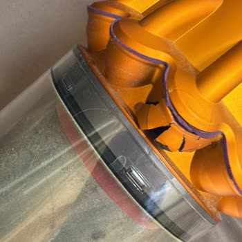 Dyson Süpürge Çatlamaz Diyor, Ama Tıkanıyor Ve Müşteri Hizmetleri Çözüm Sunmuyor