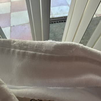 Düğün Gömleği İlk Yıkamada Yıprandı, Değişim Reddedildi
