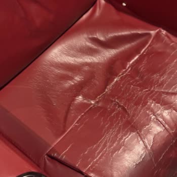 Yüksek Ücretli Kirli Ve Yıpranmış Salon Şikayeti
