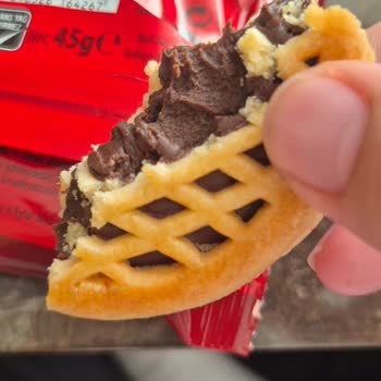 Eti Tutku Tart Ürününde Kıl Sorunu Ve Cevapsızlık