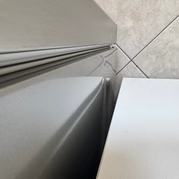 Yanlış Renk Ve Hasarlı Buzdolabına Servis Ve Çağrı Merkezinin Reddettiği Değişim Talebi